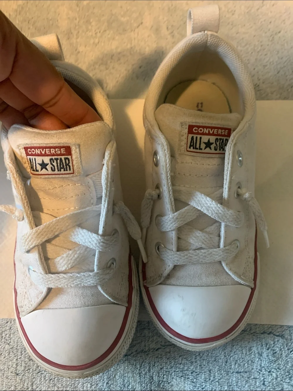 Converse Kids Low Top Sneakers in White with Red Trim Size 9C Open to Offers